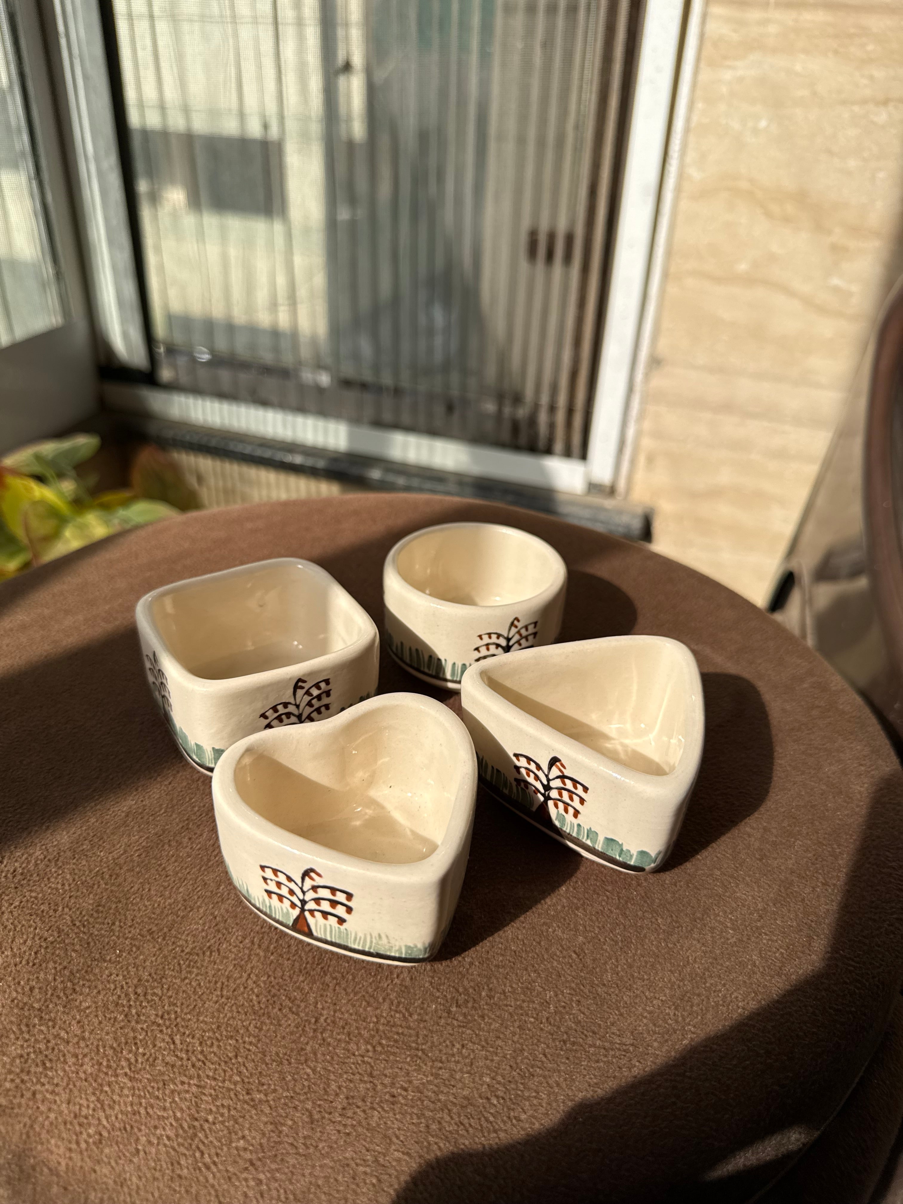 Palm Dip Bowls (Set of 4)