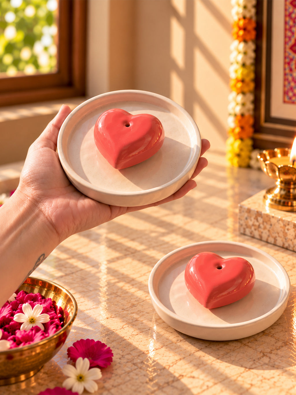 Mittiraa Home Heart-shaped ceramic incense stick stand