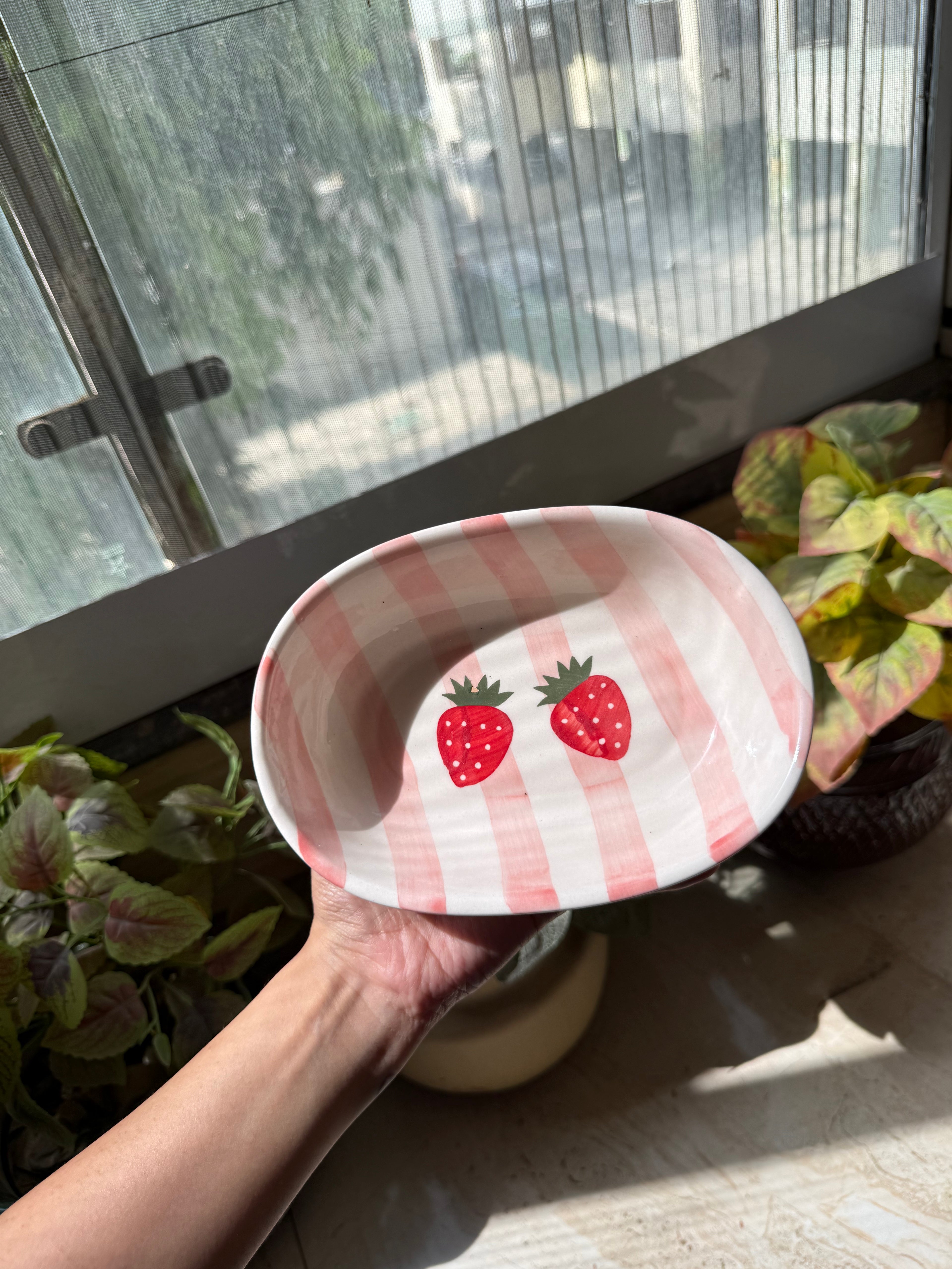 Strawberry Blush Oval Bowl 🍓