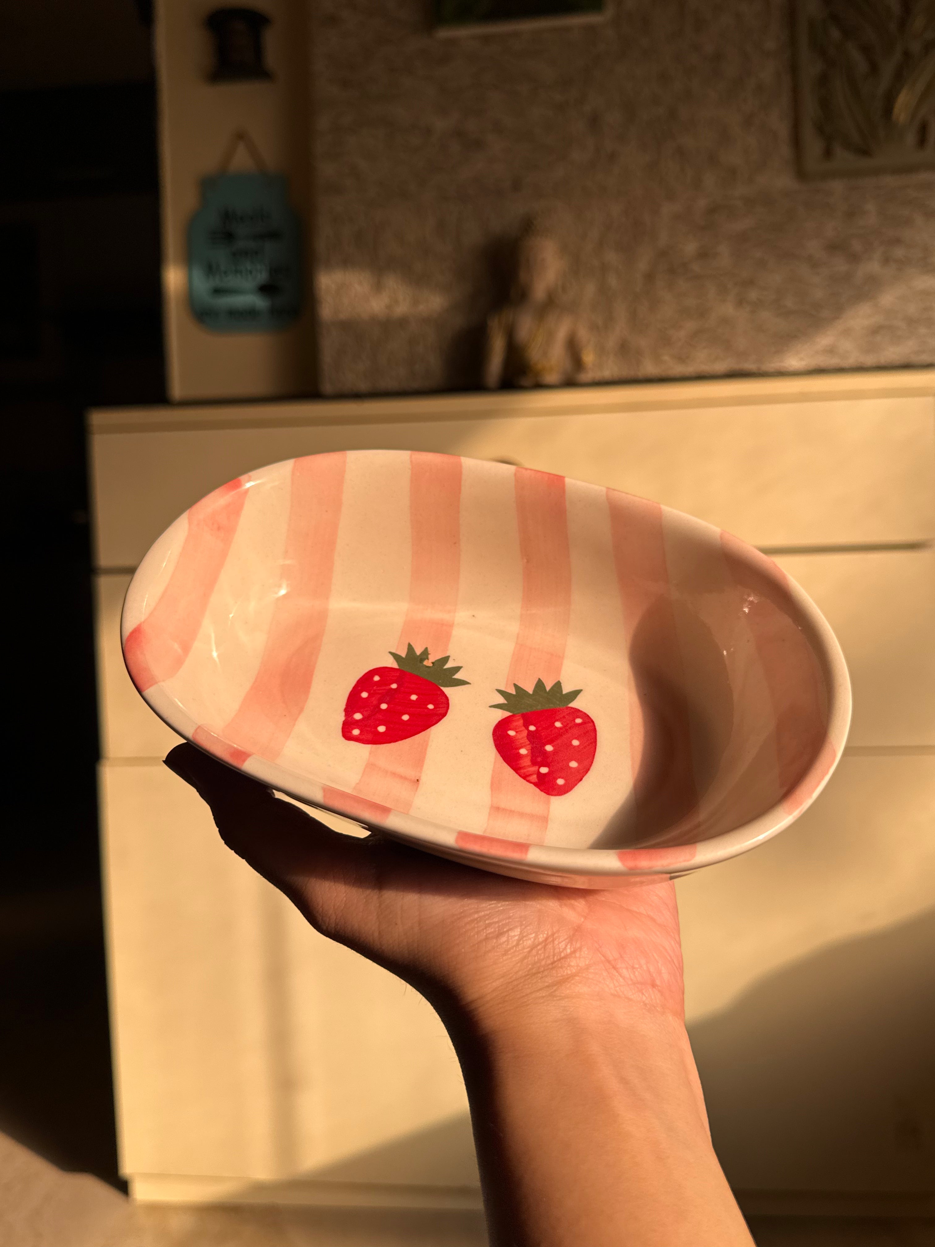 Strawberry Blush Oval Bowl 🍓
