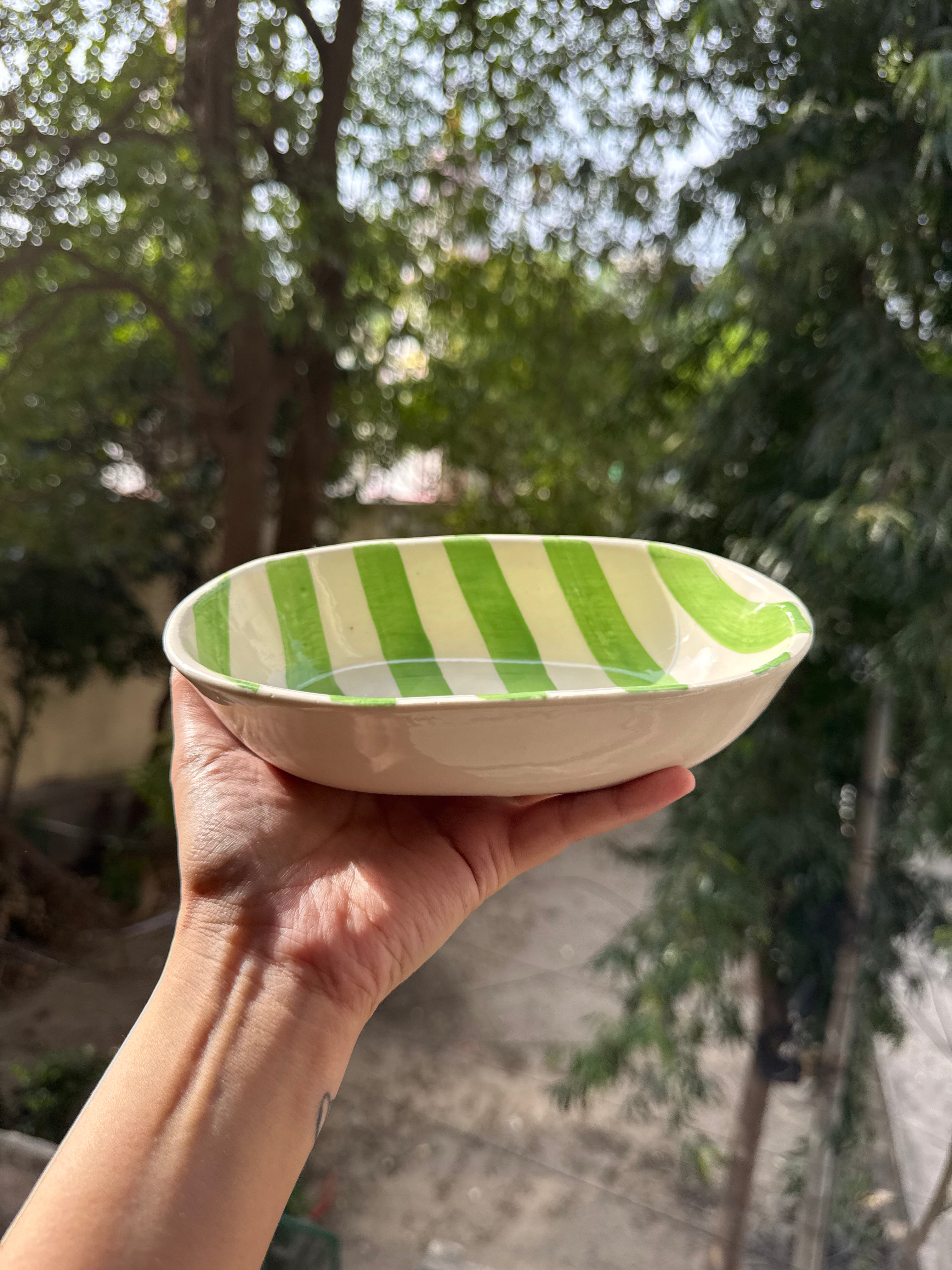 🍃 Lime Stripes Oval Bowl