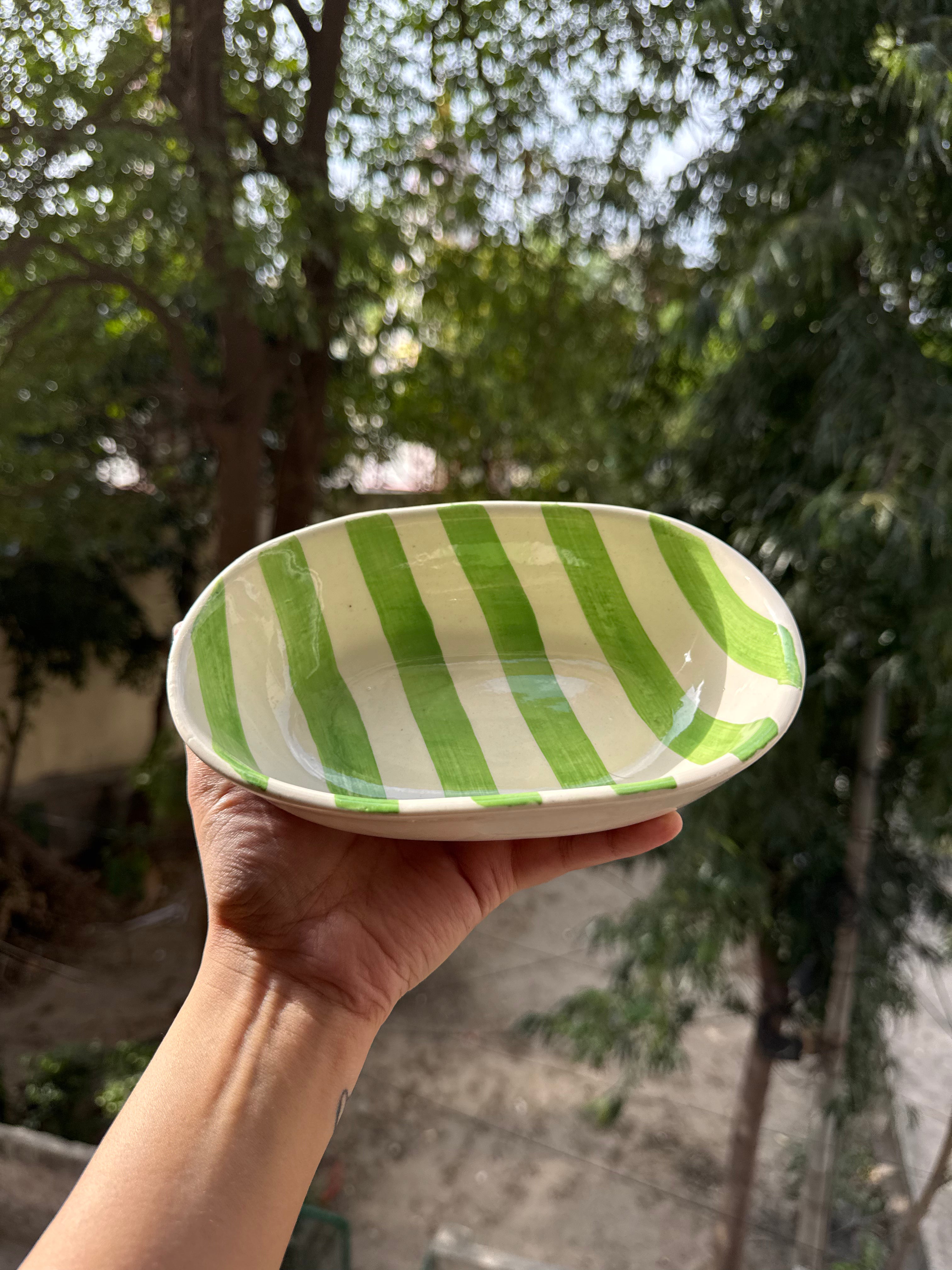 🍃 Lime Stripes Oval Bowl