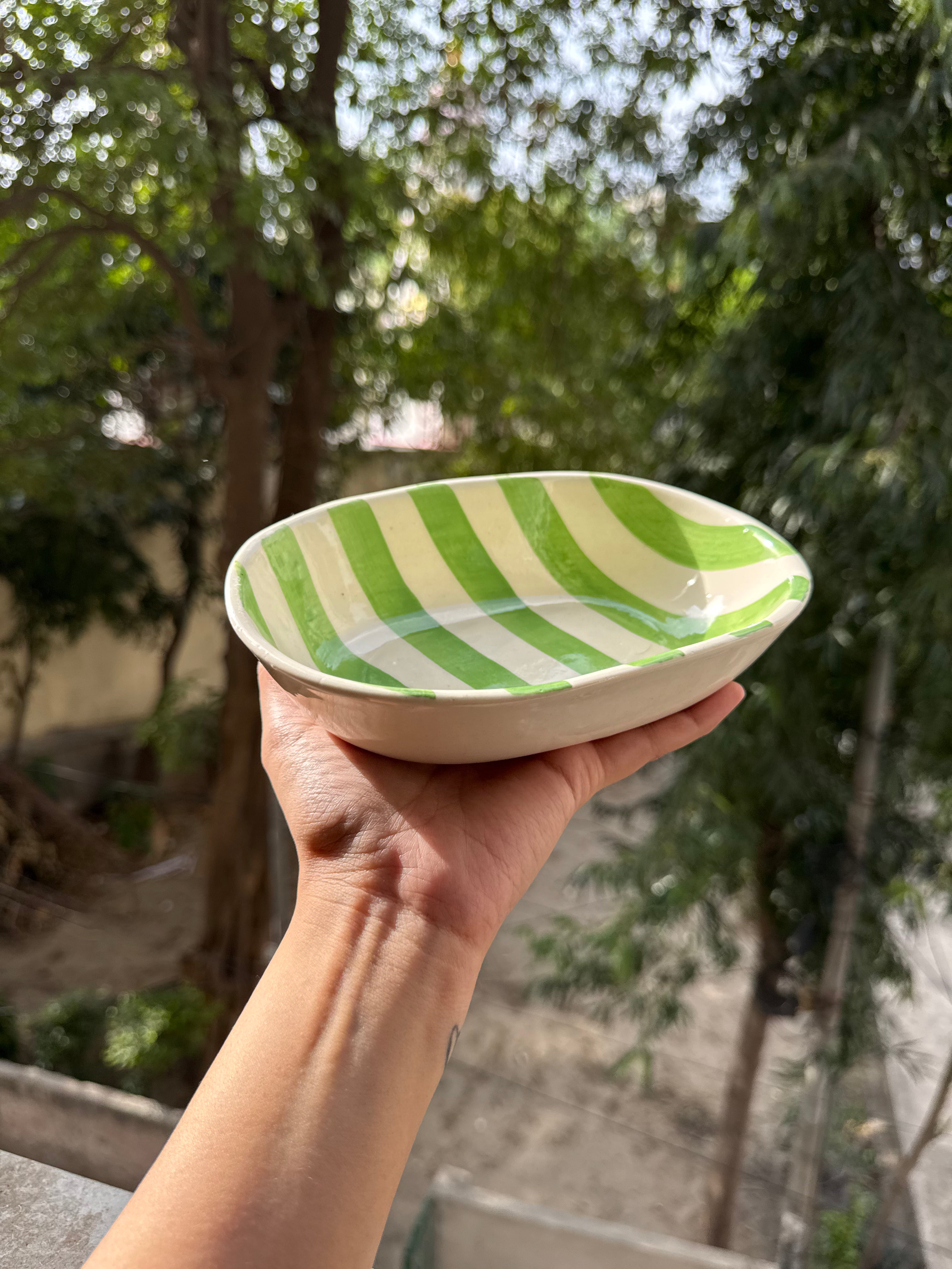 🍃 Lime Stripes Oval Bowl