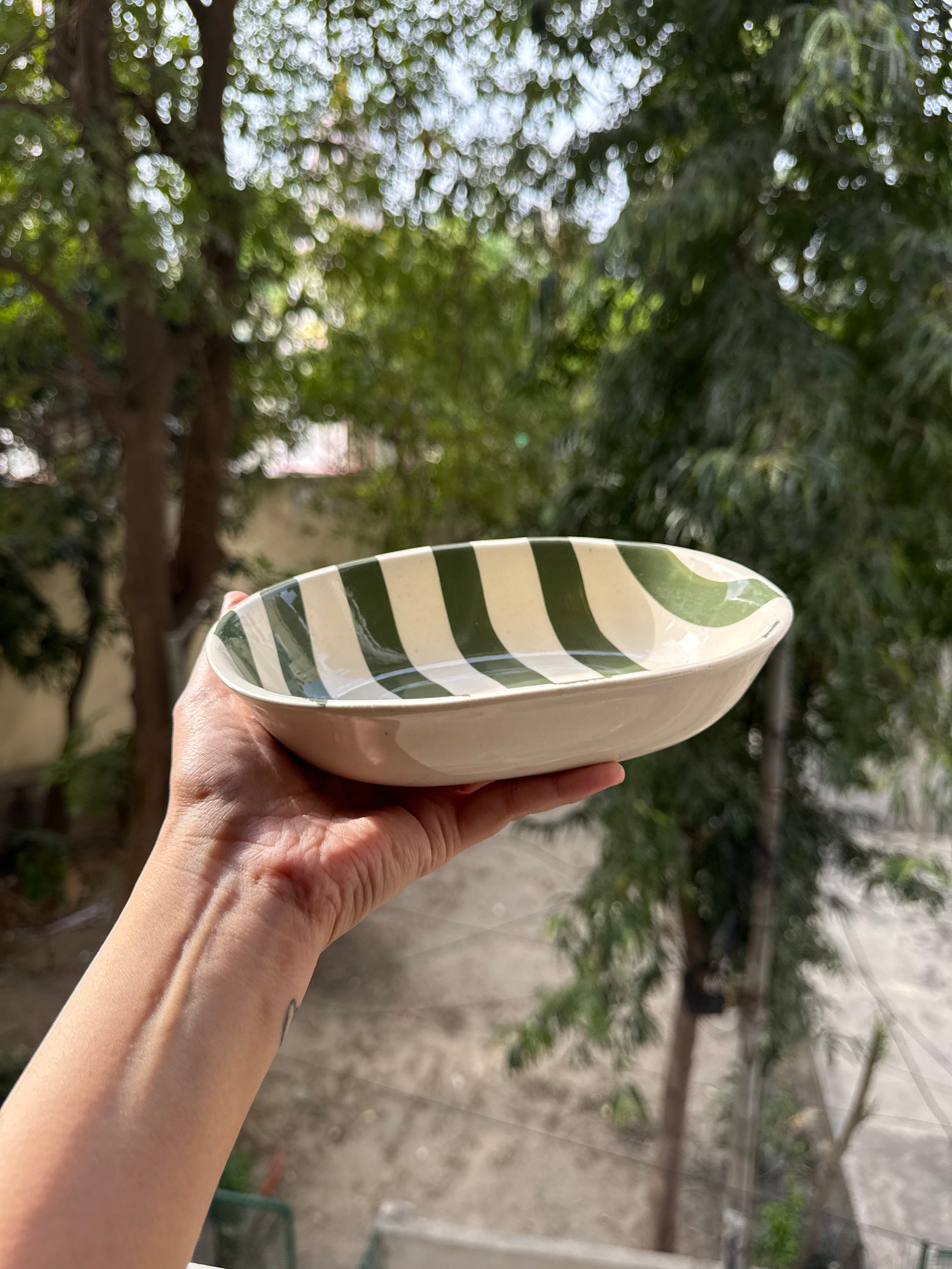 🌿 Olive Stripe Oval Bowl