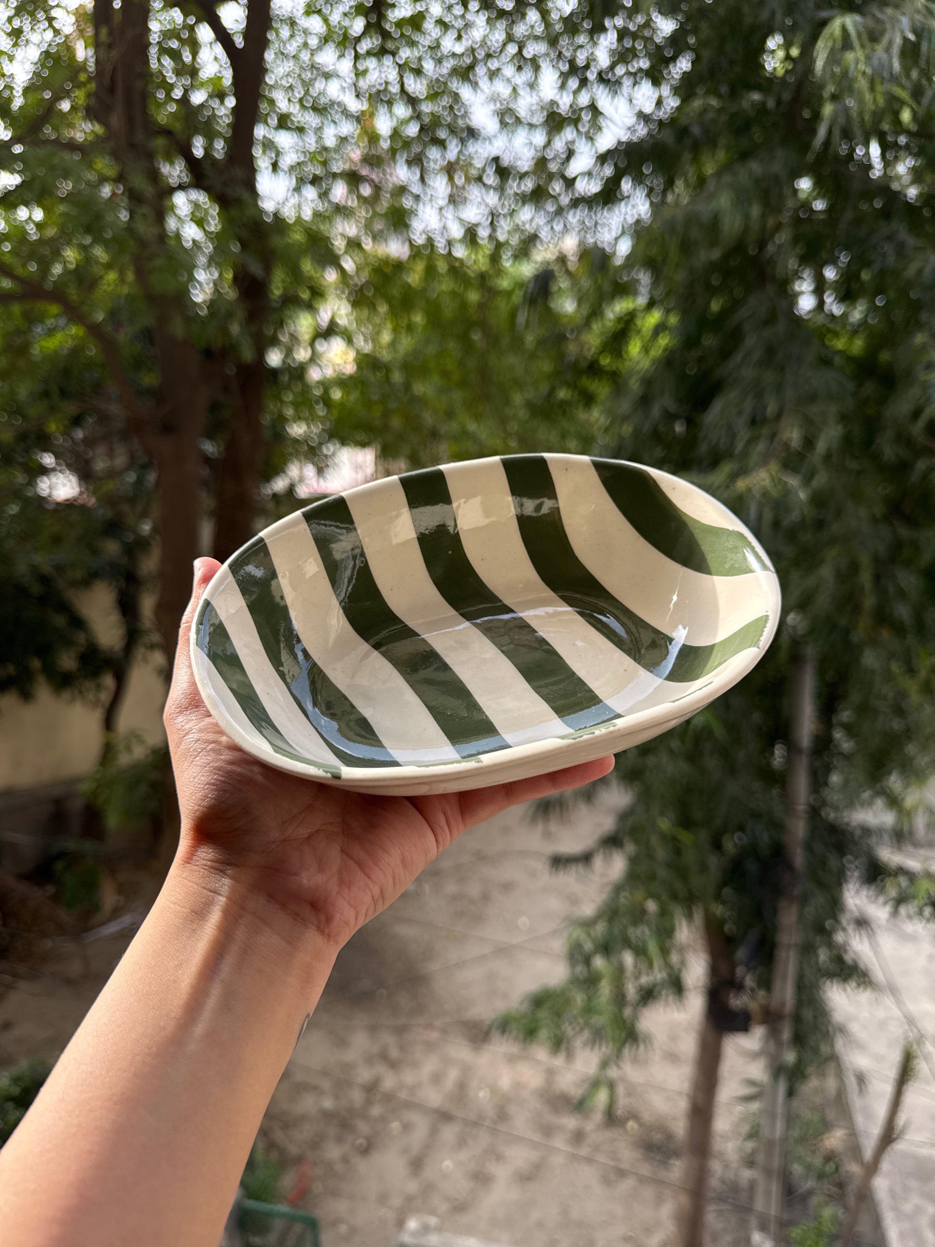 🌿 Olive Stripe Oval Bowl